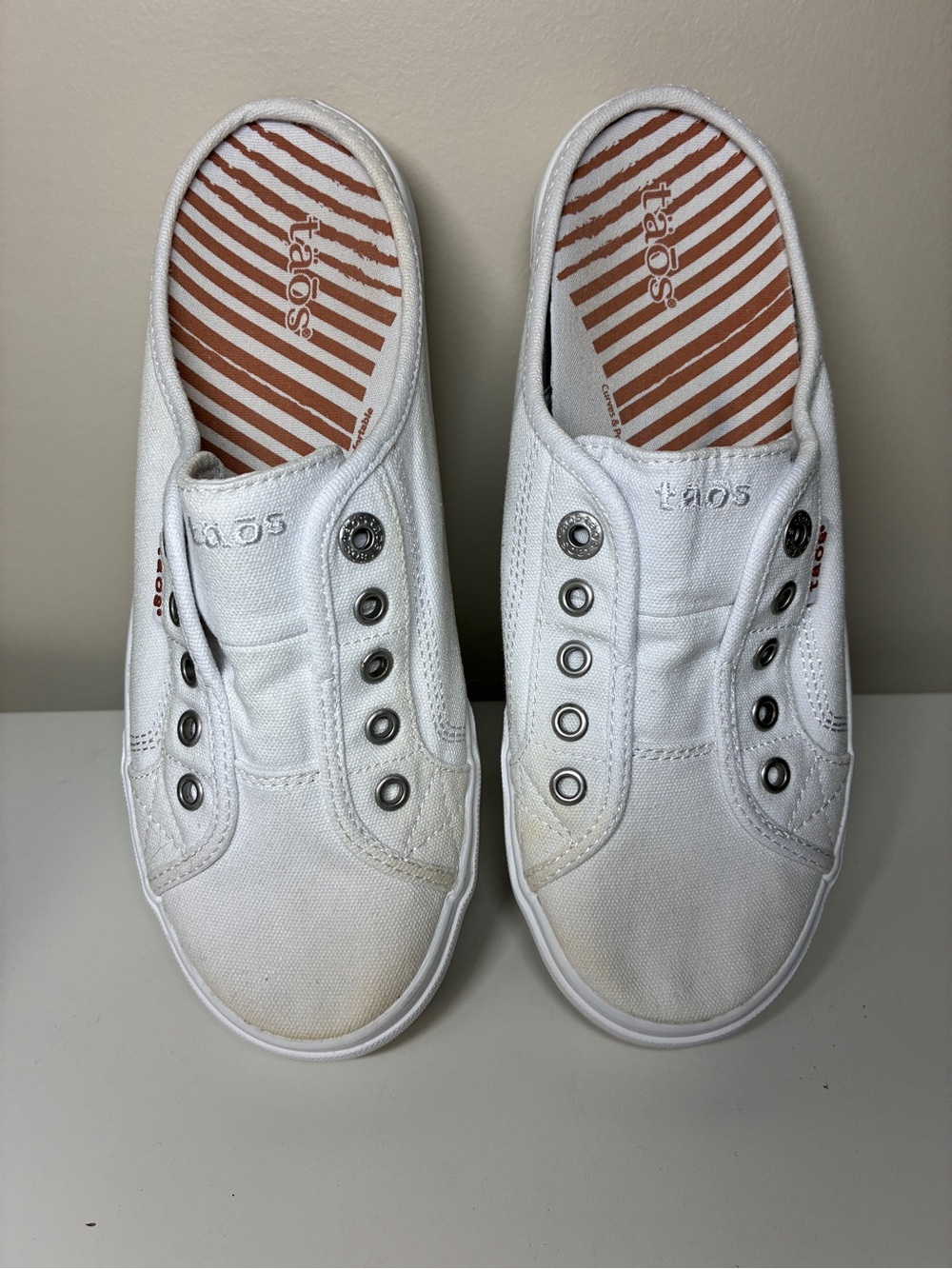 Täōs EZ-Soul Slip on Mule Canvas Sneakers White 9.5 Supportive Comfort